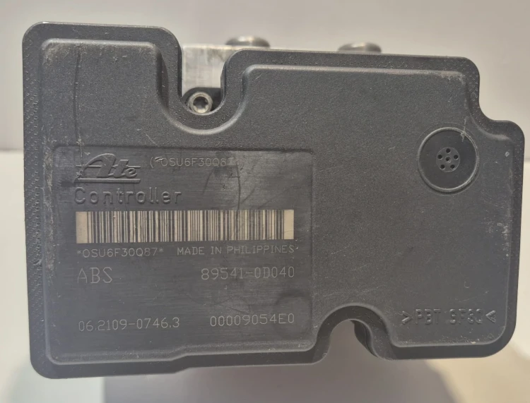 44510-0D031 89541-0D040 bomba ABS con centralita Toyota Yaris II