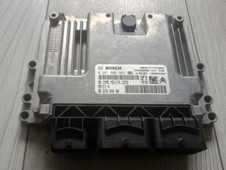 0261S05963 9667054480 engine control unit Bosch MEV17.4 Peugeot Citroën 1.4 / 1.6 IMMO OFF