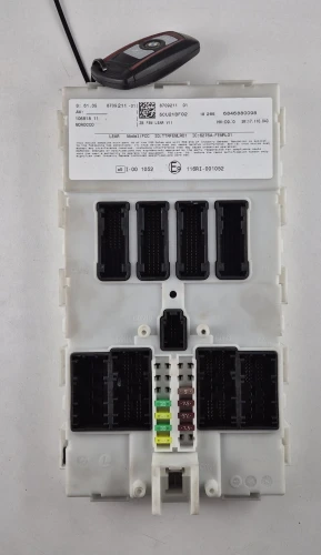 BMW 8709211 FEM Lear 5CU21BF02 FEM-Modul mit Schlüssel